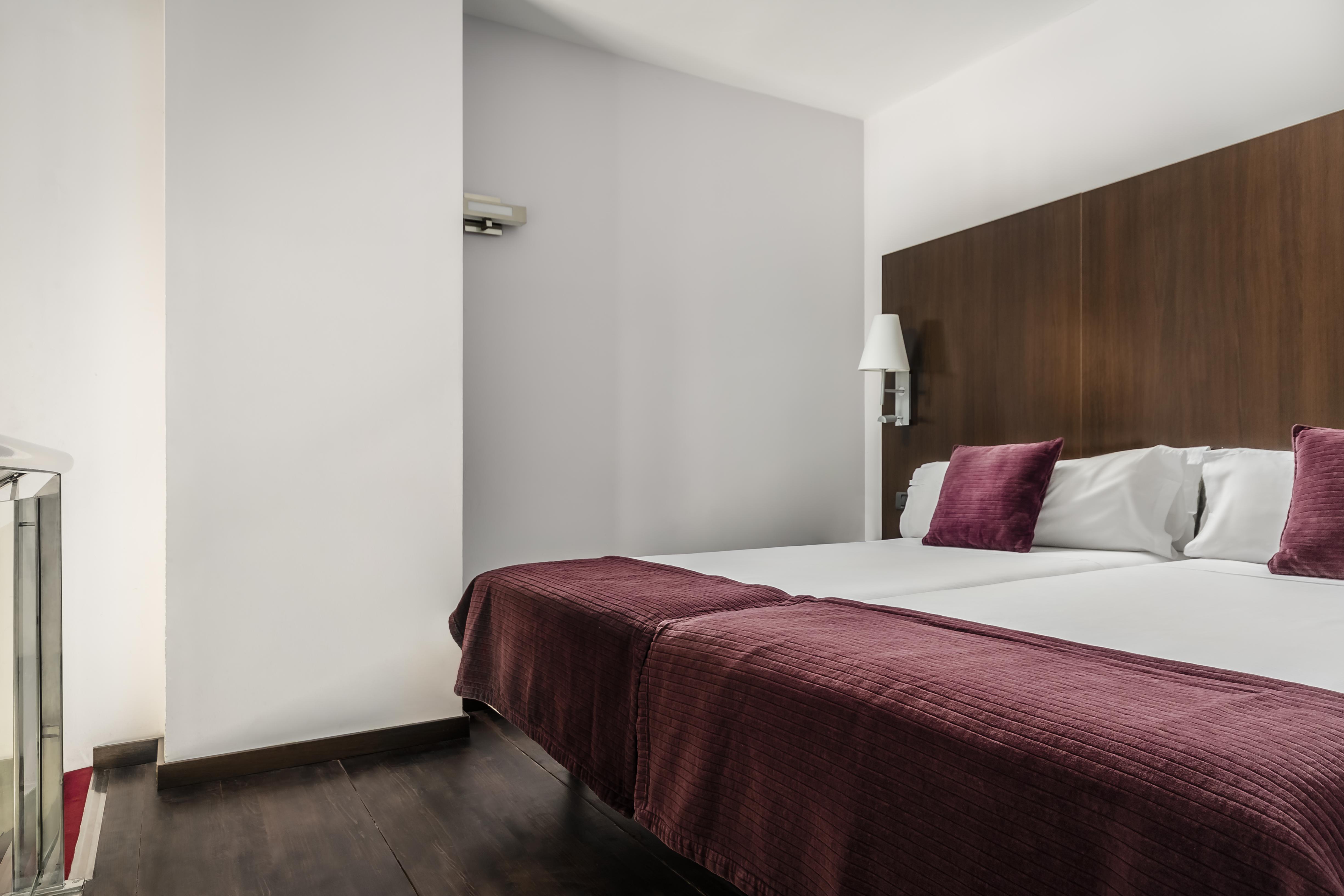 Eurostars Reina Felicia Hotel Jaca Exterior photo