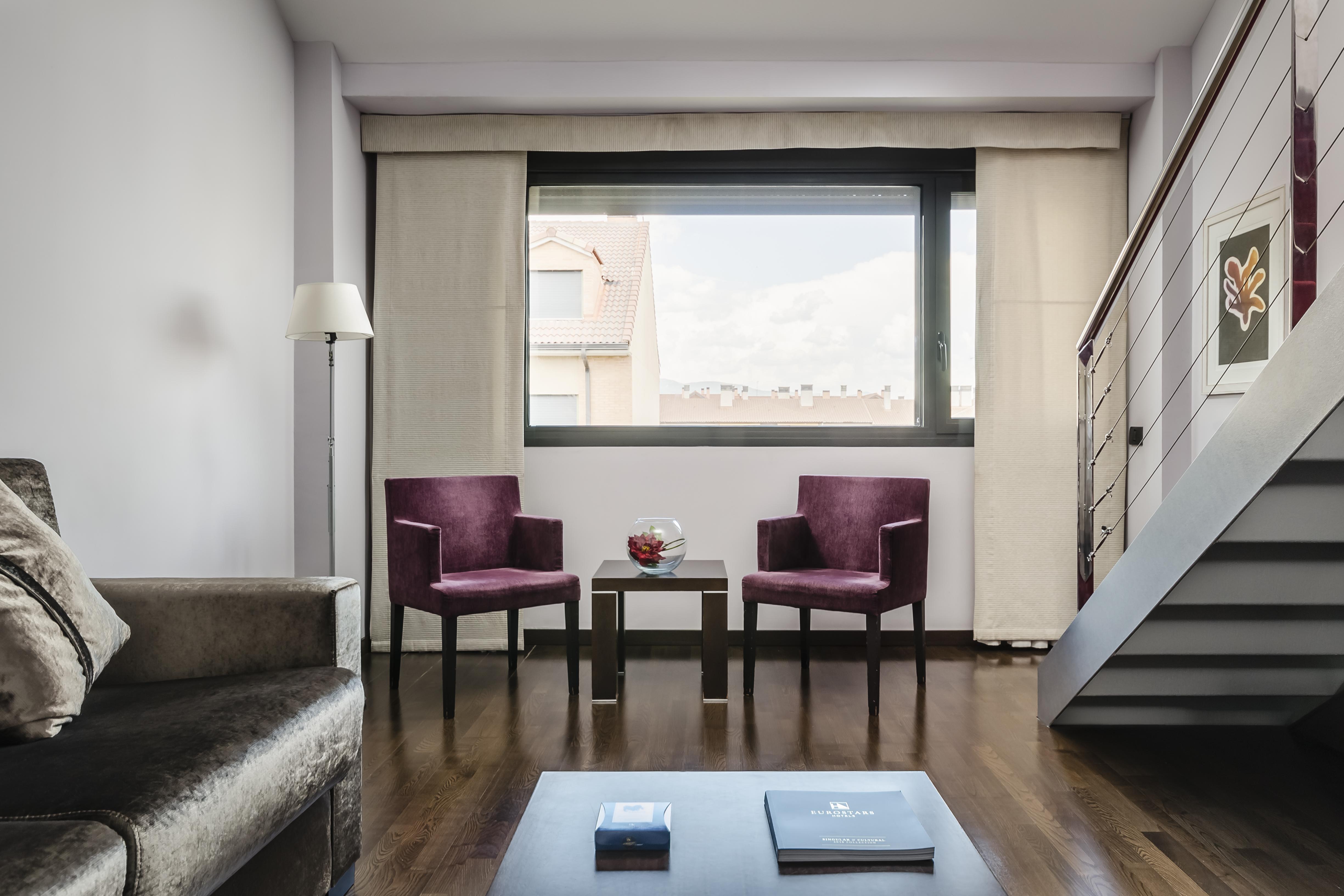 Eurostars Reina Felicia Hotel Jaca Exterior photo