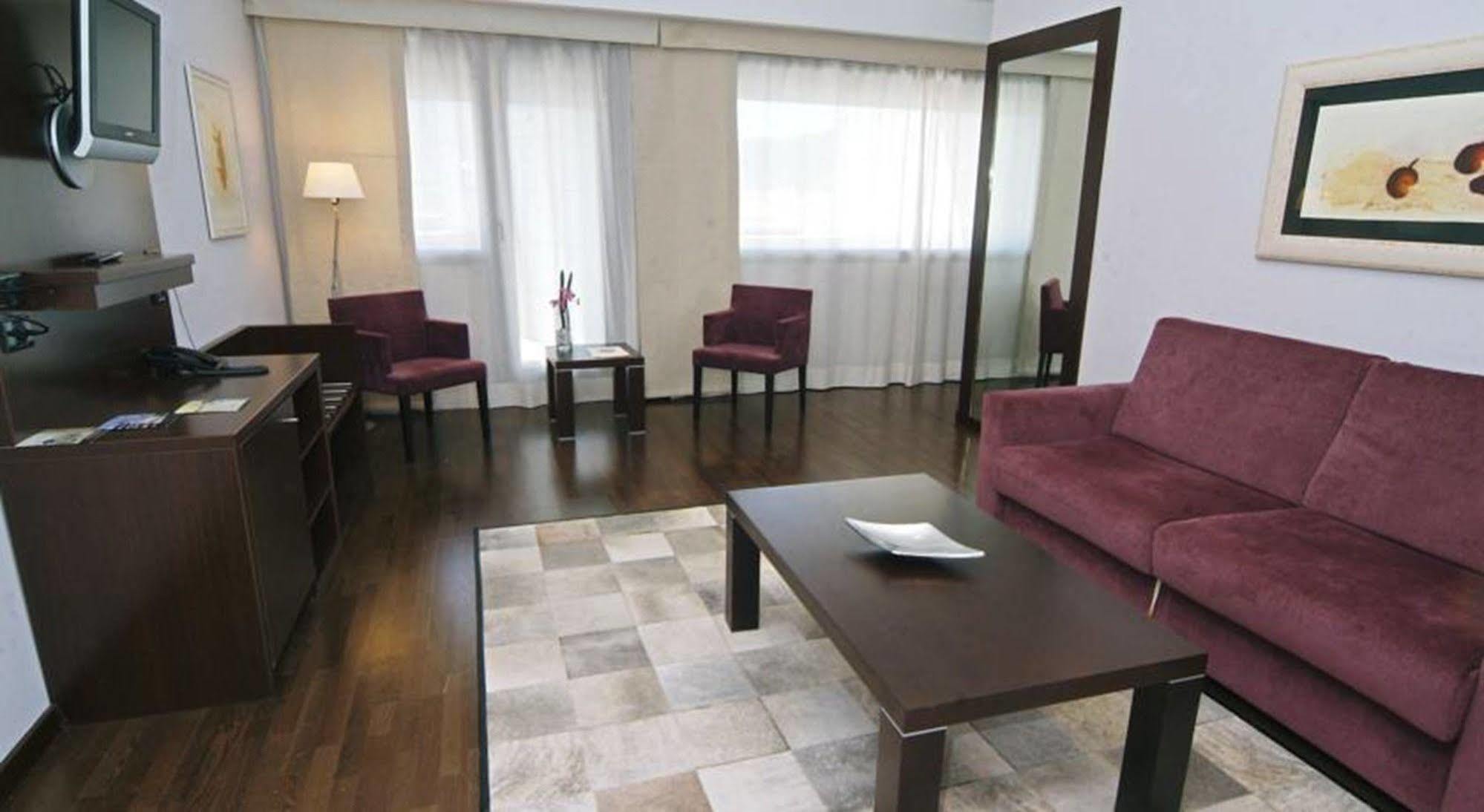 Eurostars Reina Felicia Hotel Jaca Room photo